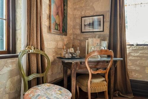 Romantic 1BR Suite on Main Street - Prime location Inn in Fredericksburg