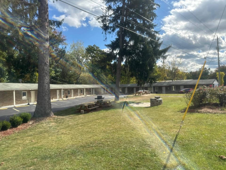 Whispering Pines Motel Motel in Asheville