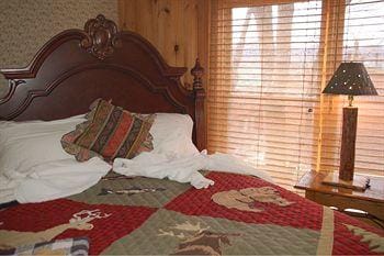 Smokies Bed and Breakfast Hotel in Pigeon Forge