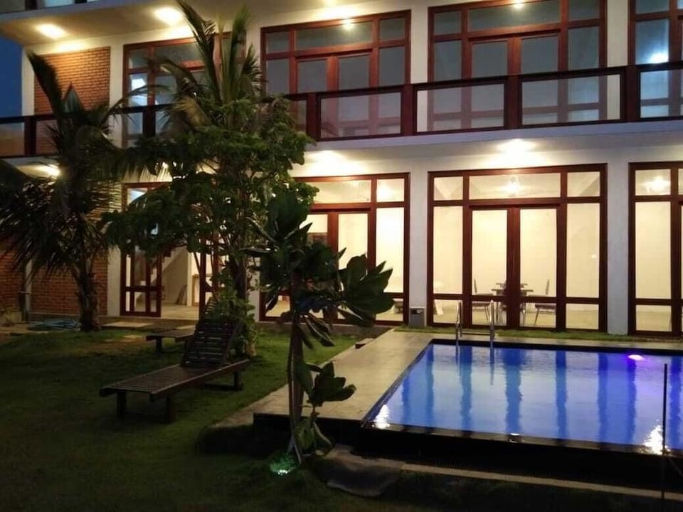 Hi Win Holidays Cottage Chilaw Hotel in Sri Lanka