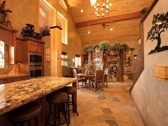 Cougar Ridge Resort, LLC Hotel in Capitol Reef