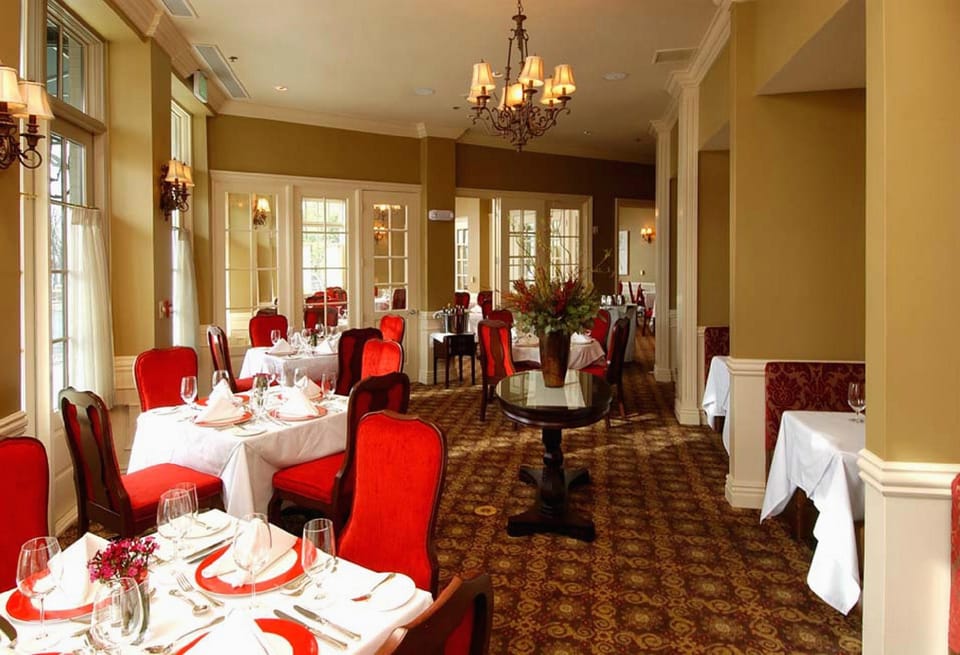 River Inn of Harbor Town Hotel in Mud Island