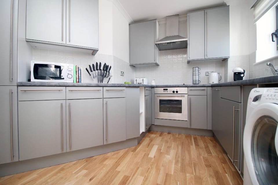 Dray Court - Luxury 2 Bedroom Apartment  Hotel in Cardiff