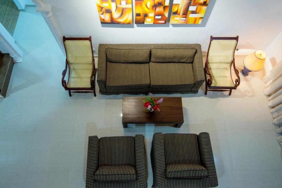 Villa Almond Leaf Hotel in Hikkaduwa