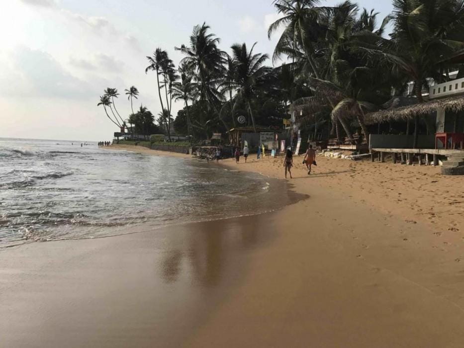 Villa Almond Leaf Hotel in Hikkaduwa