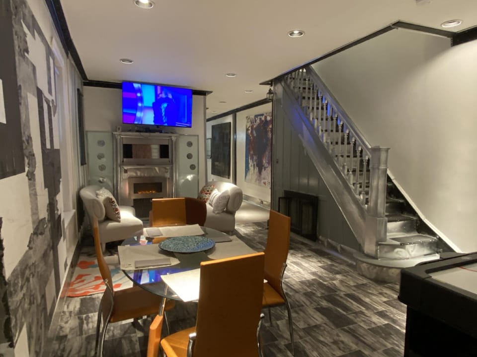 Stylish 4 Bedroom Home Near Philadelphia Hotel in Philadelphia
