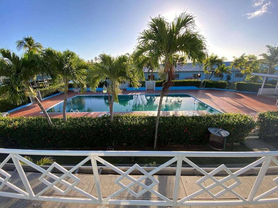 Rovanel's Resort and Conference Centre Hotel in Crown Point