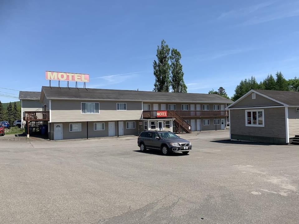 Fort Road Motel Hotel in New Brunswick