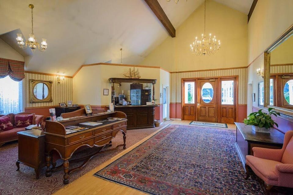 Hill House Inn Hotel in Mendocino