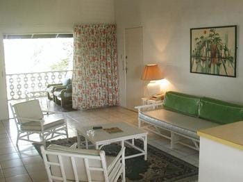 Paradise Villas Hotel in Bridgetown