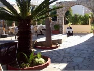 Lola's Hotel Apartment hotel in Platanias