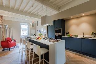 Casa Pino in Lucca with 2 bedrooms and 2 bathrooms Hotel in Capannori