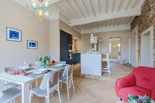 Casa Pino in Lucca with 2 bedrooms and 2 bathrooms Hotel in Capannori