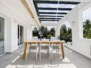 PRIVATE TERRACE BBQ FREE PARKING WIFI POOL AIRCON Hotel in Marbella