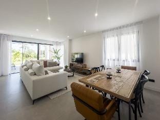 Luxury resort Estepona Hills Gym Pools Restaurant Hotel in Costa del Sol