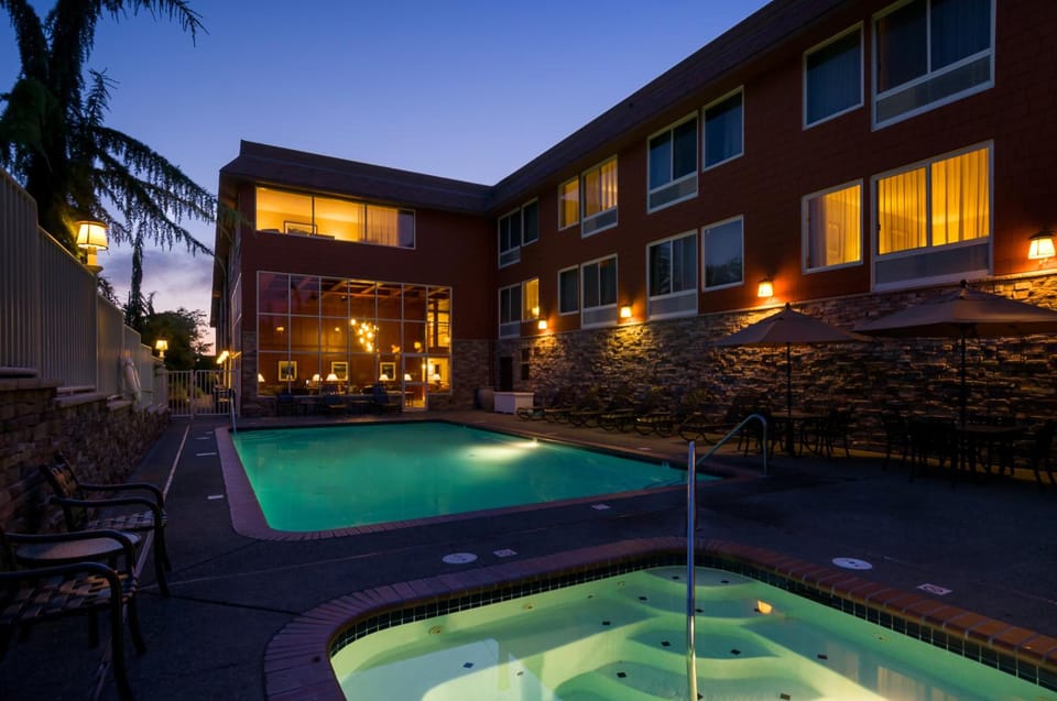 Olympic Lodge by Ayres Hotel in Port Angeles
