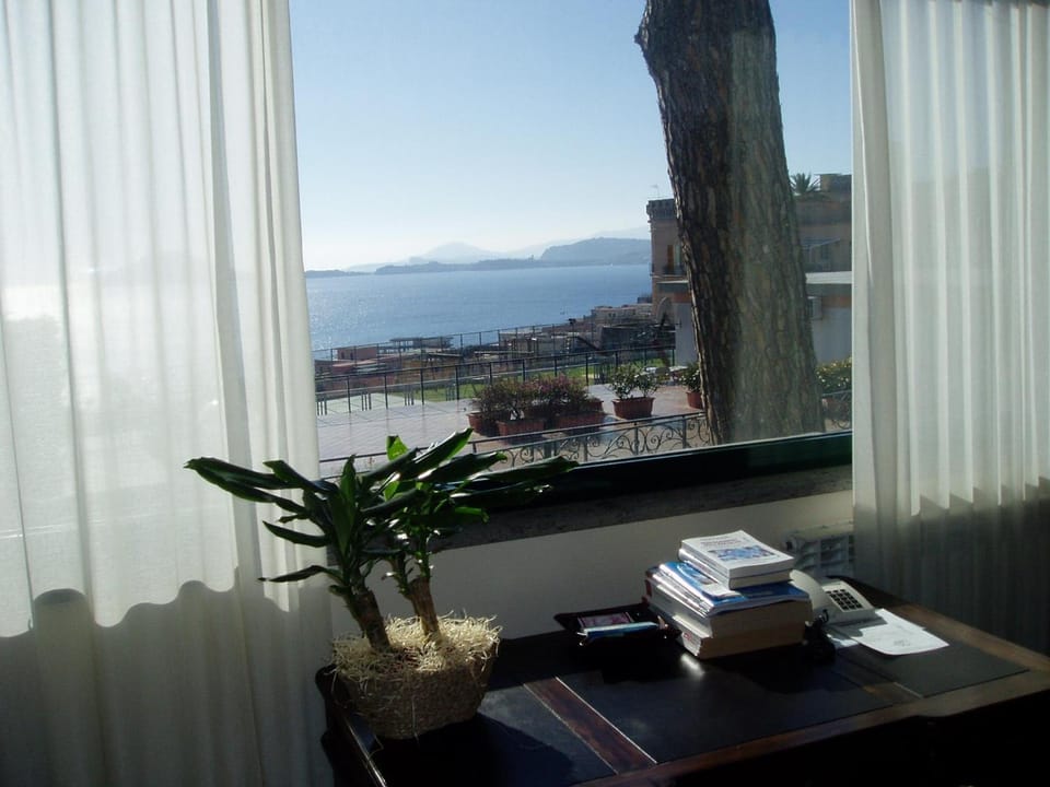 Miramare Residence Guest House Apartment hotel in Pozzuoli
