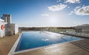 Penthouse Rooftop Pool Wifi Outdoor Kitchen Hotel in Marbella