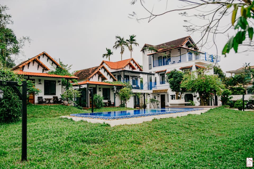 La Y Riverview Hotel in Laos
