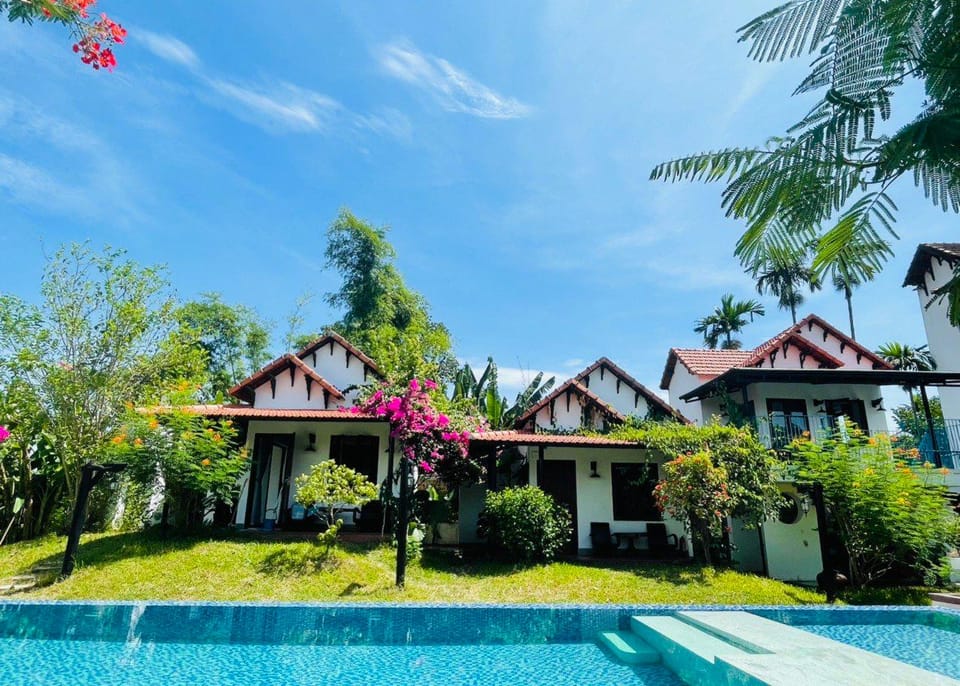 La Y Riverview Hotel in Laos