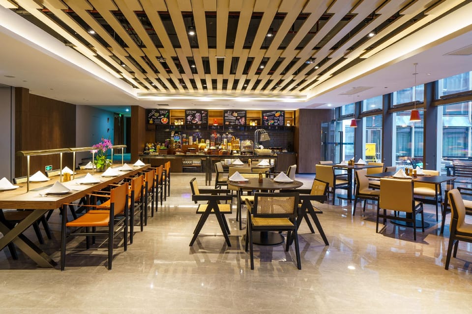 UrCove by Hyatt Shenzhen Futian CBD Hotel in Hong Kong