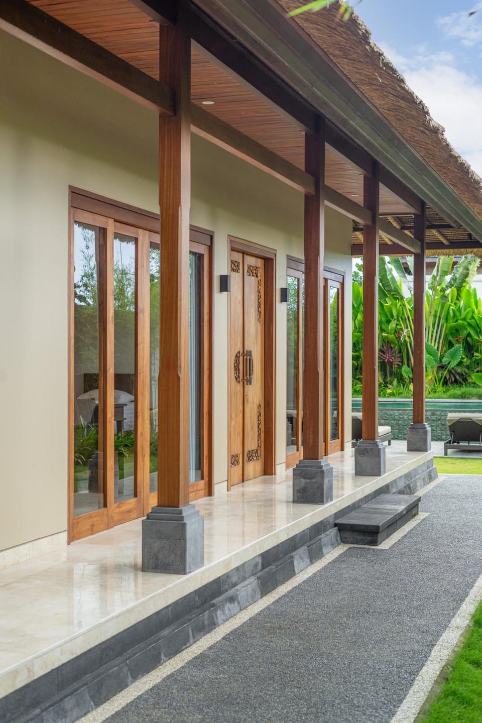 Medewi Surf Villa Luxury  Hotel in Pekutatan