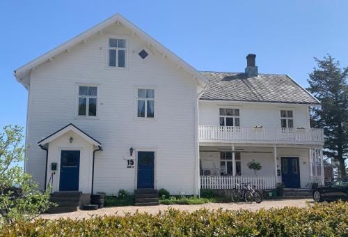 Angelas White House Hotel in Lofoten