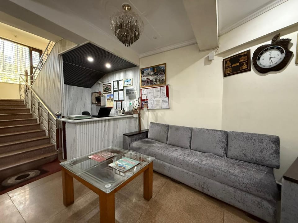 Hotel Royal Residency Dhanaulti Hotel in Uttarakhand
