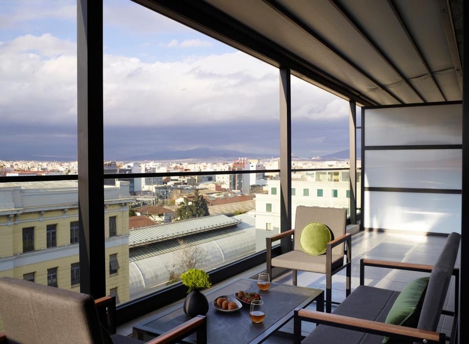 The Port Square Hotel Hotel in Pireas