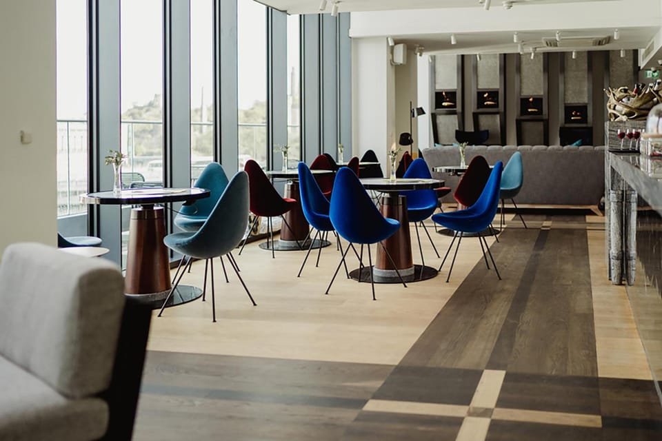 Bar/lounge