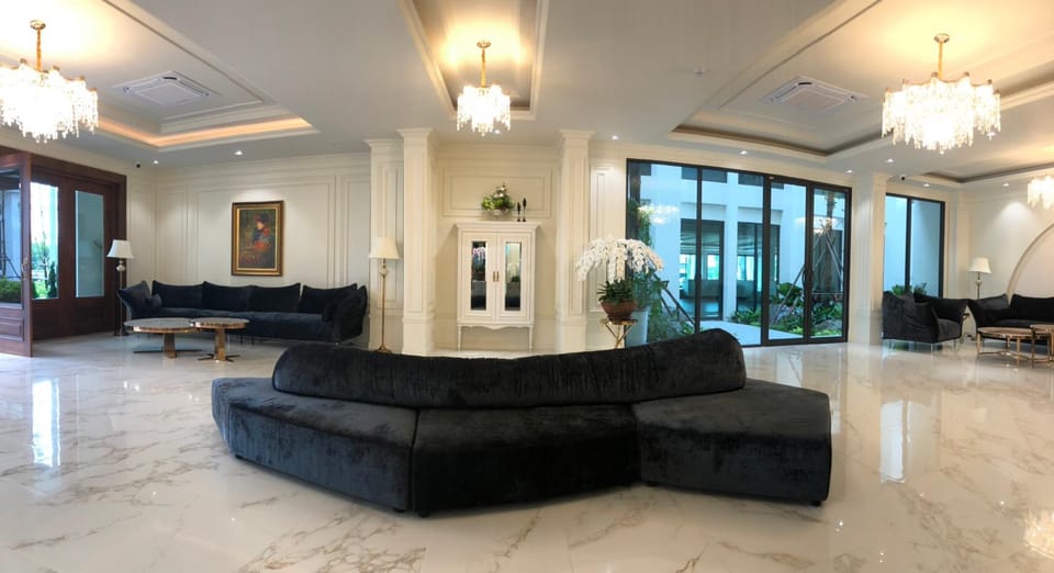 Suphorn Grand Hotel Hotel in Laos