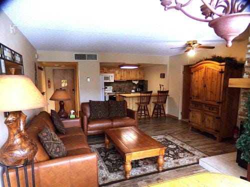 Summit House 2 bed 2 bath SHGW Hotel in Copper Mountain