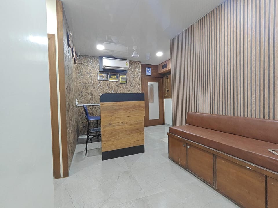 hotel deluxe residency Hotel in Mumbai