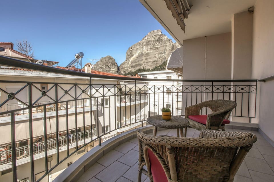 Grand Meteora Central Luxury Apartment Hotel in Kalabaka