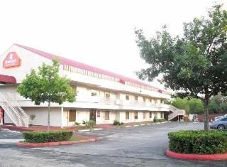 Homegate Studios & Suites San Antonio Medical Center Hotel in San Antonio