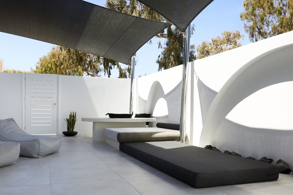Le Blanc Nest Hotel in Mesaria