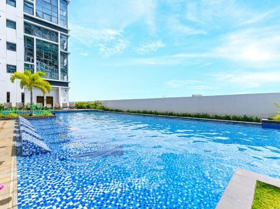 Ocean Suites at One Manchester Place - Mactan Newtown Hotel in Lapu-Lapu City
