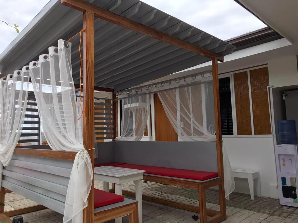 Voz Resort Beach Front Hostel in Oslob
