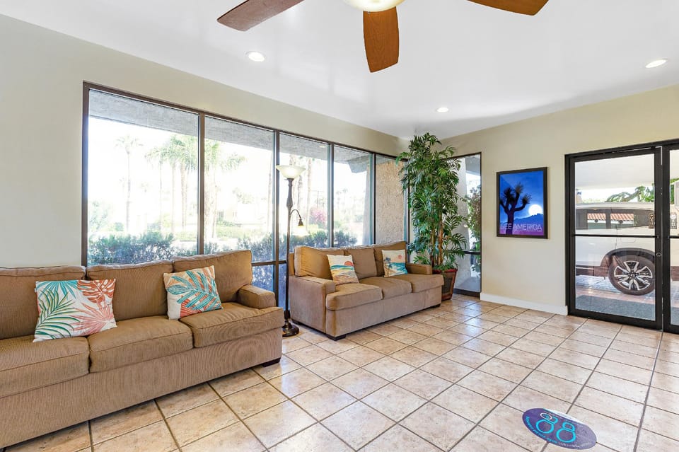 Travelodge by Wyndham Palm Springs Hotel in Palm Springs