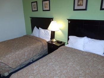 Knights Inn Davenport Hotel in Davenport