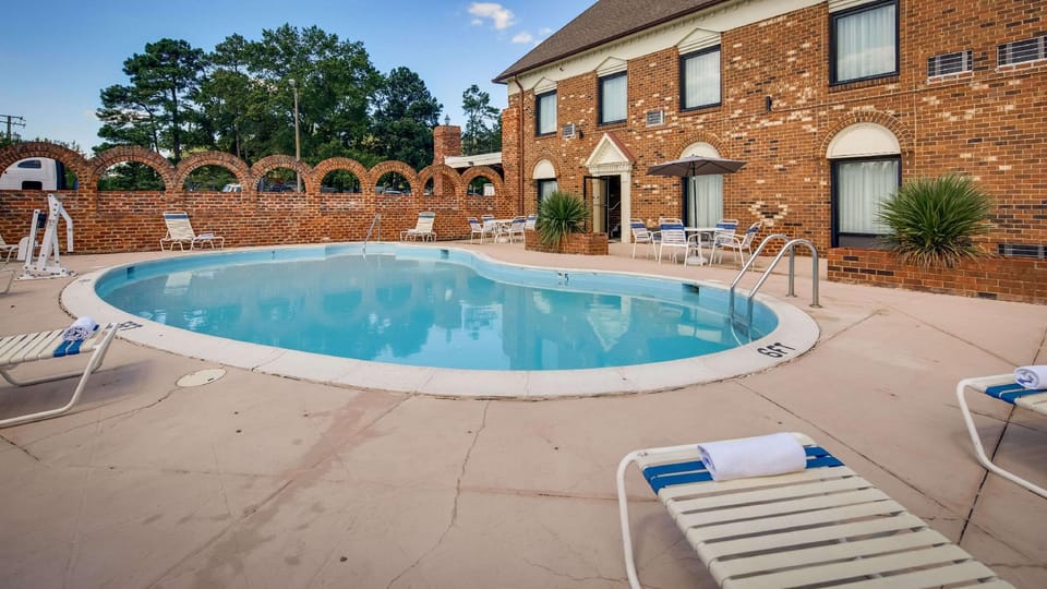 Best Western Plus Governor's Inn Hotel in Richmond