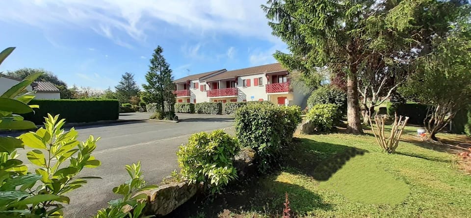 Residence Hoteliere Helios Apartment hotel in Jonzac