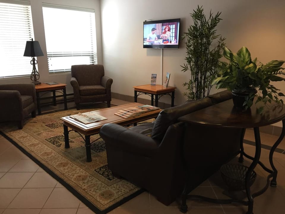 Shared lounge/TV area