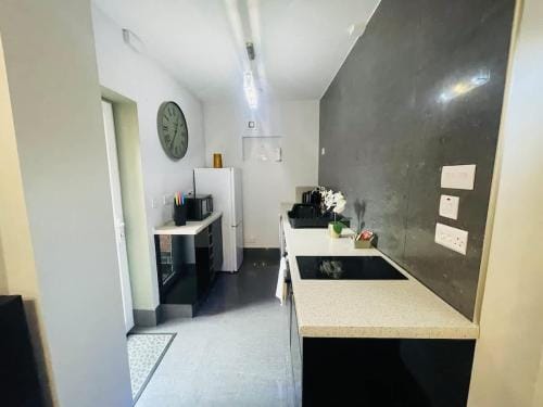 City Centre | Smart TV | Self Check-In | Parking Hotel in Derby