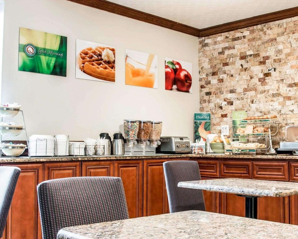 Quality Inn Southfield - Detroit Hotel in Southfield