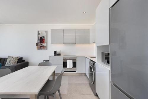 The Cosmo Luxury Suites by Totalstay Hotel in Sea Point