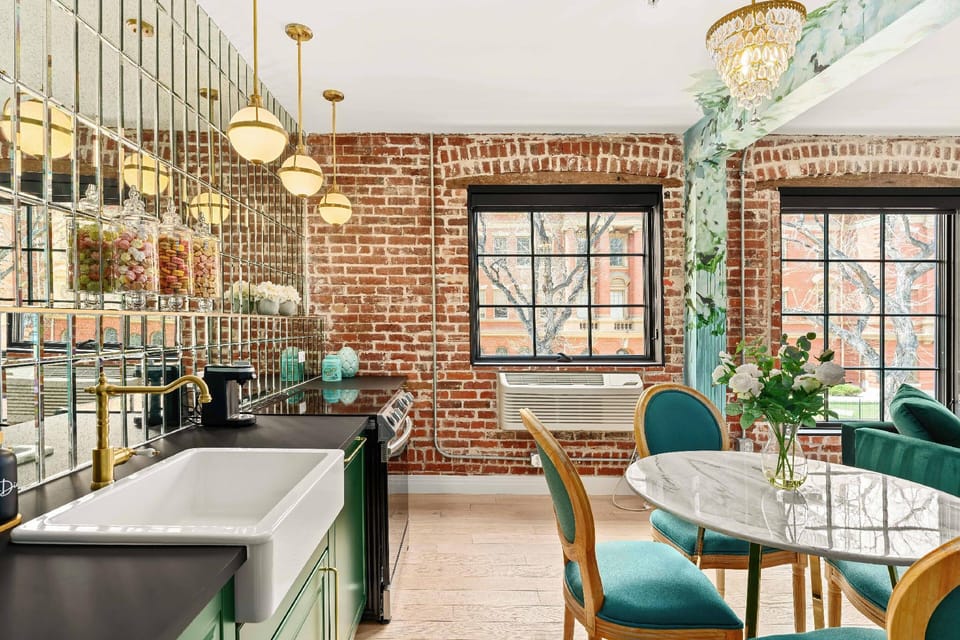 The Acoma House Apartment hotel in Denver