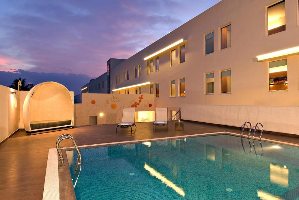 Swimming pool