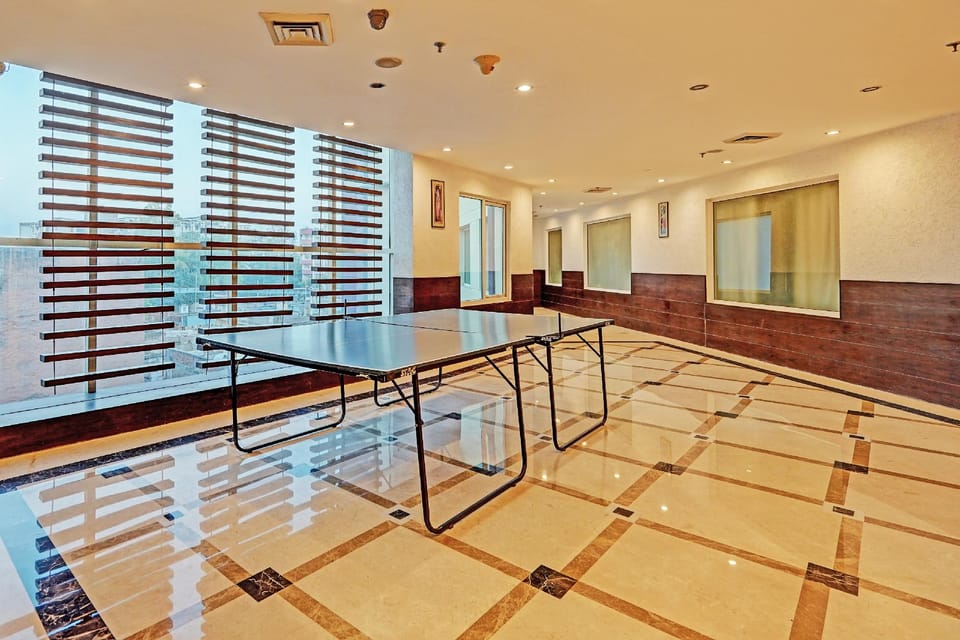 Super Townhouse OAK Hotel City Mark Gurgaon Hotel in Gurugram