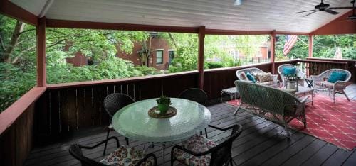 Louisville Bourbon Inn Hotel in Louisville